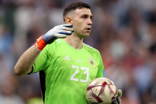 莫佩調(diào)侃撞傷萊諾成就大馬?。骸半y道他不應(yīng)該對(duì)我心存感激嗎？”